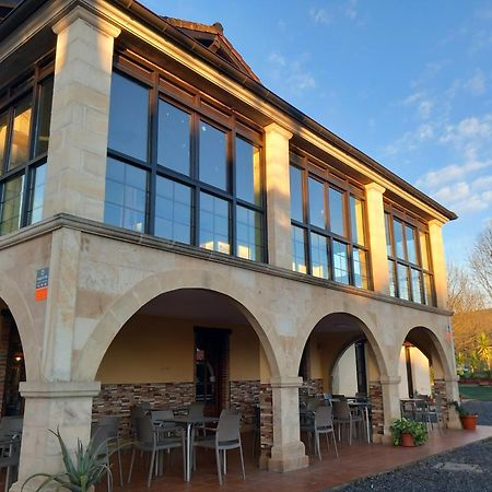 Hosteria Rio Negro Bárcena de Cicero Kültér fotó