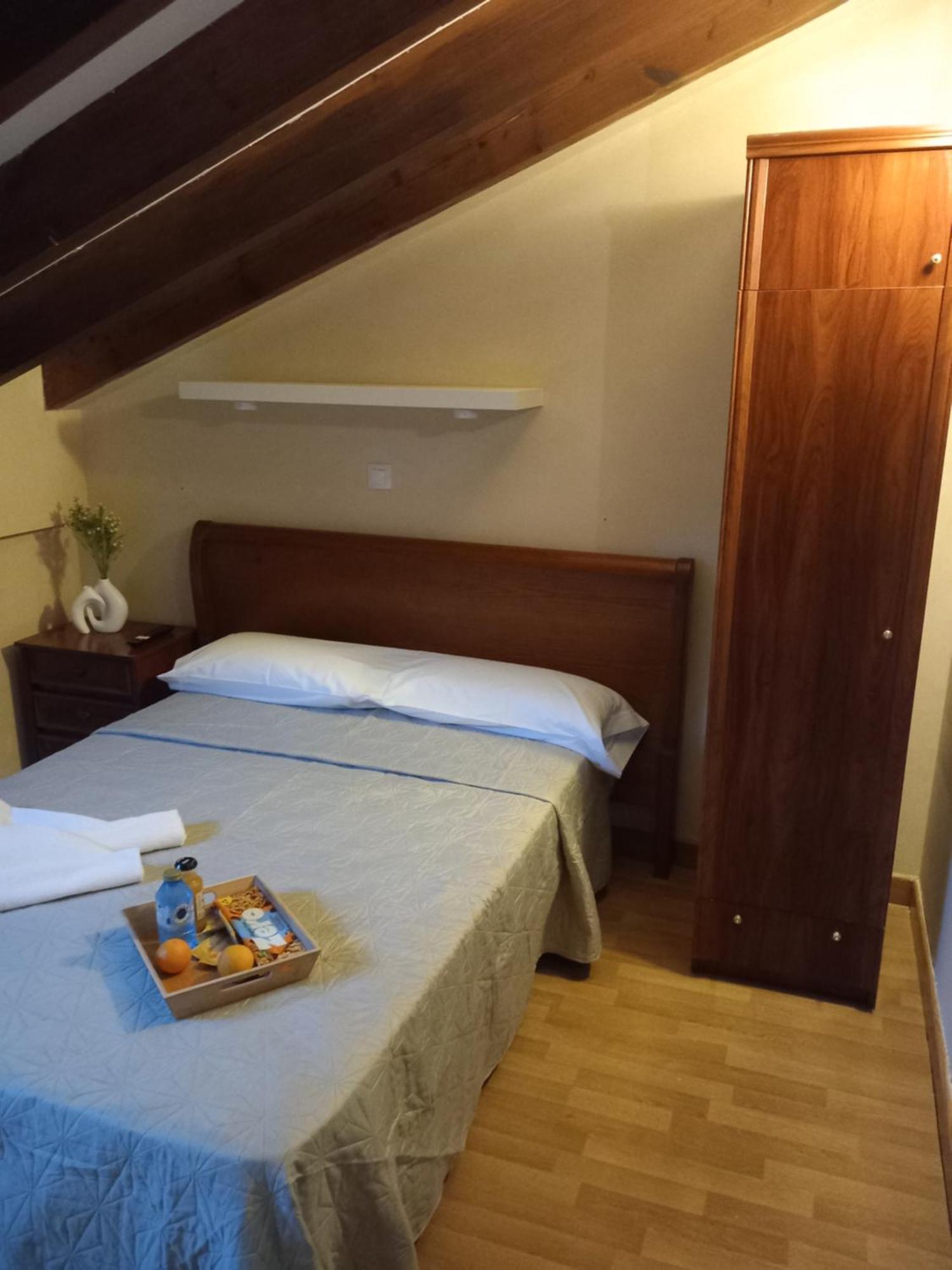 Hosteria Rio Negro Bárcena de Cicero Kültér fotó